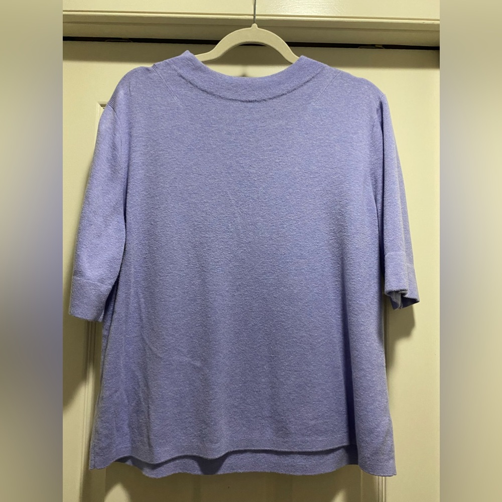Sweet lavender, knit half sleeve top. EUC